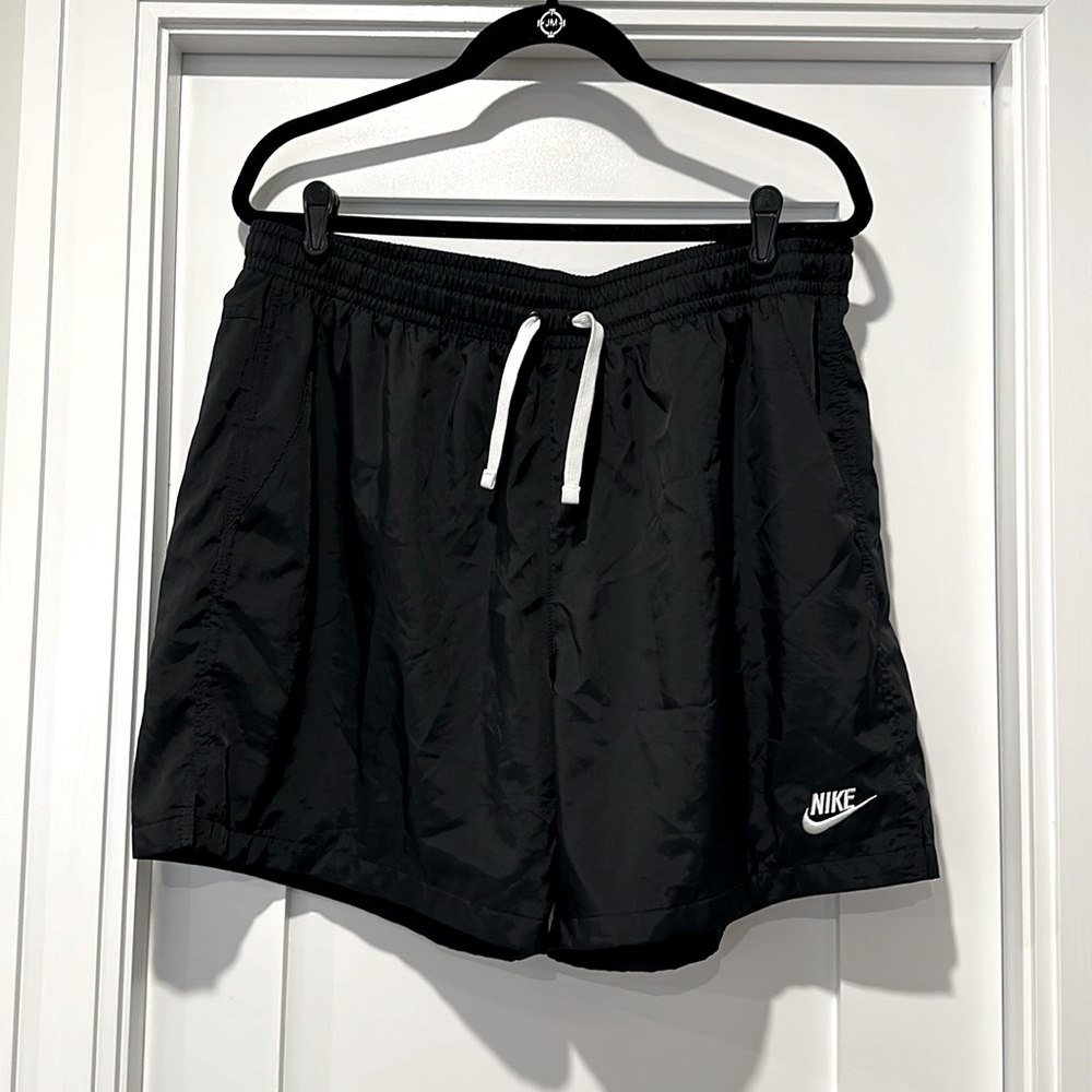 Nike Men’s lined pocket shorts